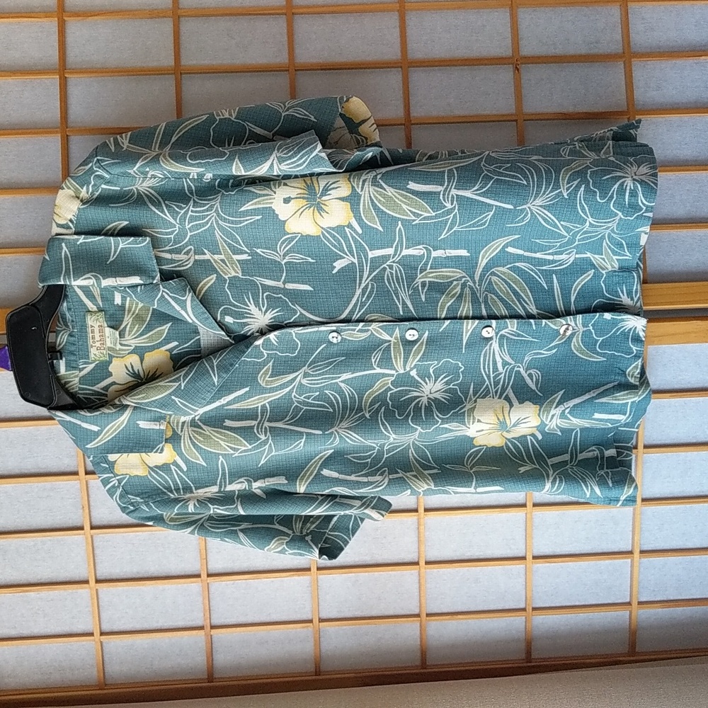Tommy Bahama Short Sleeve Silk Floral Hawaiian Shirt